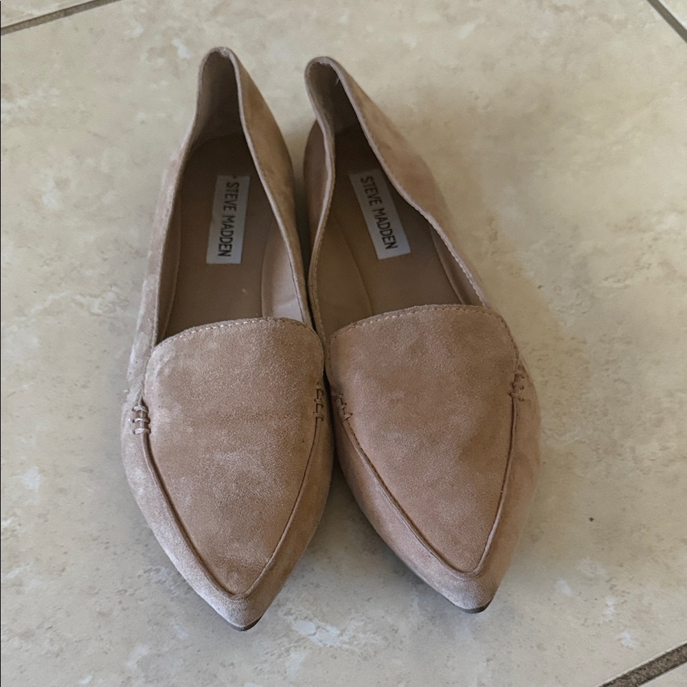 Steve Madden Beige leather/ faux Suede Flats size 7